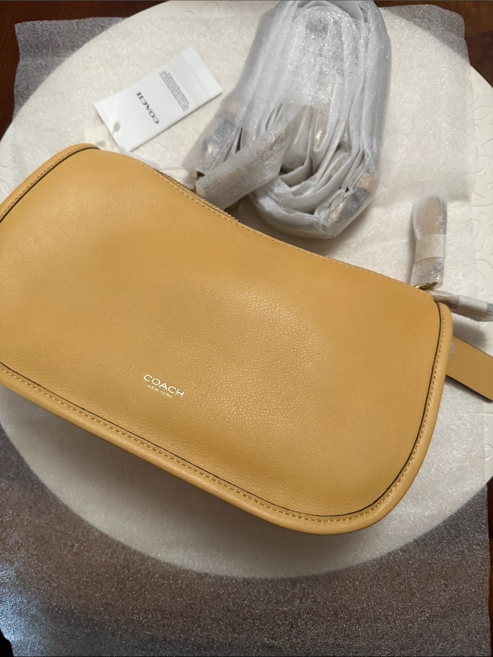 Coach Waverly shoulder bag in vanilla Pebbled Leather with 2 straps + Chain Trim - Picture 9 of 9